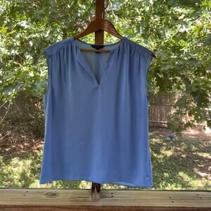 Banana Republic Women's Blue Sleeveless Lightweight Pleated Top Size S